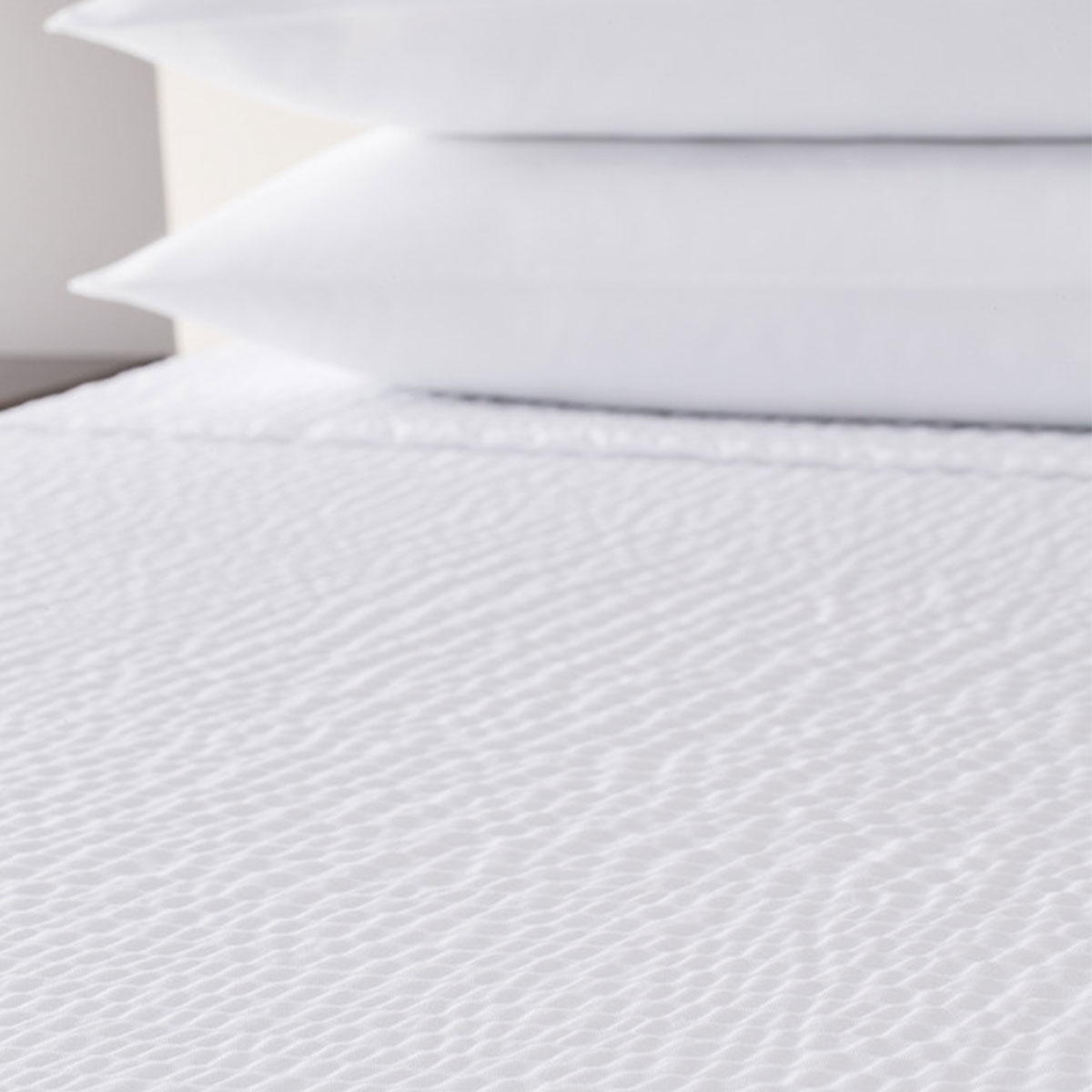 Découvrez notre TETE DE LIT GAIA Blanc Housse: 100% coton - Garnissage:  100% polyester